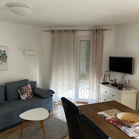 Senka 1 * Divcibare